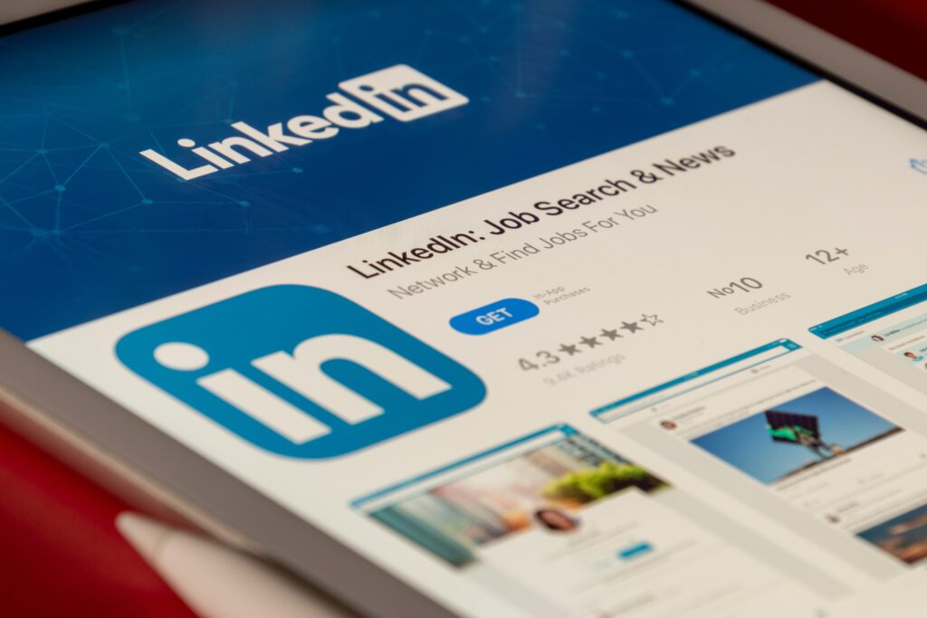 Leveraging the Power of LinkedIn: B2B Social Media Marketing in UAE