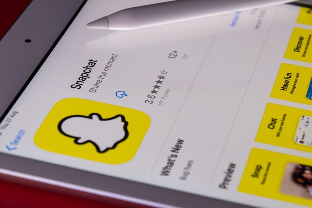 What is the use of Snapchat in social media marketing?